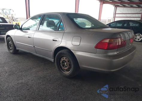 2000 Honda Accord 3.0 Lx from USA, damaged, VIN 1HGCG1648YA100329